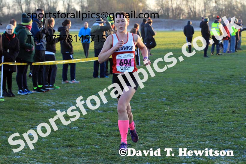 Senior womens 2022 North Eastern Cross Country Champs., Temple Park, South Shields.  Photo: David T. Hewitson/Sports for All Pics